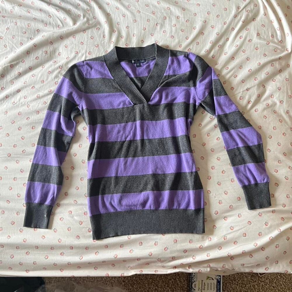 Gap purple and gray striped